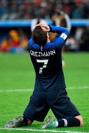 Jun 24, 2021 · si les bleus sont bien décidés à prendre leur revanche sur ceux qu'ils ont affrontés en finale de l'édition 2016, la team de cristiano ronaldo ne compte pas se laisser faire. 100 Meilleures Idees Sur Allez Les Bleus Allez Les Bleus Joueurs De Foot Equipe De France
