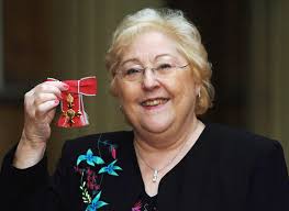 Soap stars pay tribute as 'wonderful' industry legend dies aged 86