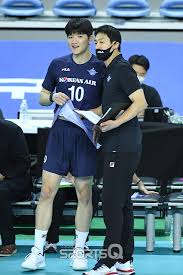 H조1위 한국은 코로나19 여파로 2차예선 잔여 경기가 모두 한국에서 열리게 된 가운데 손흥민, 황의조,이재성 등 유럽파 최정예 멤버들까지 합류해 유리한 조건에서 경기를 가진다. ìŠ¤ëƒ…ìƒ·q ëŒ€í•œí•­ê³µ ì •ì§€ì„ ë¯¸ëˆí•œ ë³µê·¼ ìŠ¤í¬ì¸ q í