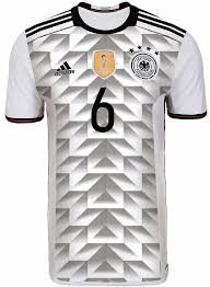 Welche trikots gibt es für die nationalspieler? Dfb So Sieht Das Neue Trikot Der Deutschen Nationalmannschaft Aus Express De