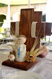 Existen algunos centros de mesa que se pueden hacer en casa, esto nos permite ahorrar un poco de dinero. Hermosos Centros De Mesa Para Primera Comunion Todo Bonito