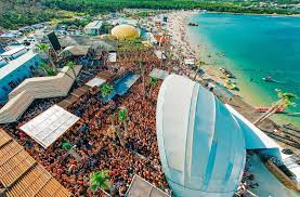 The noa beach club is closed and will be opened in may 2021. Partyferien Novalja Ferien Am Zrce Beach Sonne Strand Und Party