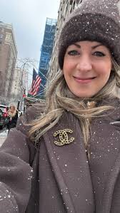 For everyone with an Onyx Storm Ridoc hangover, can I suggest Zodiac  Academy book 2 (yes read book 1 for full effect). Blow up Pegasus sex doll.  Chef's kiss.