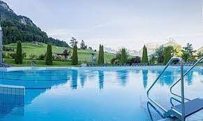 Ja, gasten hebben toegang tot schoonmaakdiensten, voor meer informatie. Erlebnisbad In Der Schweiz Swiss Holiday Park Ag