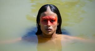 Les aventures de trois jeunes adolescentes devenues sirènes lors d'une escapade sur l'île interdite et mystérieuse de mako. The 20 Best Spanish Language Shows On Netflix Rotten Tomatoes Movie And Tv News