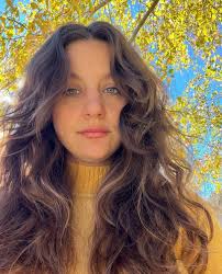 Textured, and beautiful haircut by Ahna Durakovic at @goldfinchsalonoakland  You can book your appointment through their website at Goldfinch.salon 5430  College Avenue (925) 339-0756 #bayareahairstylist #wavyhair #curlygirl  #curlyhair #texture #waves ...