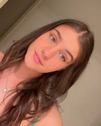 Ella Lou's Instagram, Twitter & Facebook