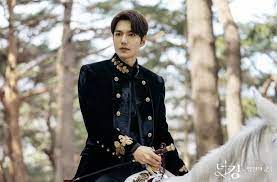 Yi gon is the third korean emperor of his generation. The King Eternal Monarch On Netflix The Korean Drama Starring Lee Min Ho Lee Jung Jin And Kim Go Eun Mixing Royal Intrigue Love Triangles And Parallel Universes South China Morning Post