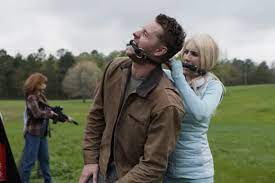 In the shadow of a dark internet conspiracy theory, ruthless elitists gather at a remote location to hunt humans for sport. The Hunt Der Gefahrlichste Film Des Jahres Kommt Nun Doch In Die Kinos Gq Germany