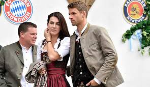 Check spelling or type a new query. Fc Bayern Lisa Muller Entschuldigt Sich Nach Kritik Bei Niko Kovac