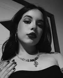 ＬＡＲＡ ＭＩＲＡＮＤＡ •🦋 (@_laaramiranda) • Instagram photos and videos