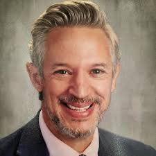 Heartleader: A Trauma-Responsive Approach to Teaching, Leading, and  Building Communities (English Edition) eBook : Bowerman, Matthew, Wick,  John, Brown, Heather: Amazon.de: Kindle-Shop