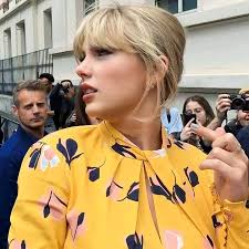 Day 42: 😡Mad Woman ❤️ Cardigan