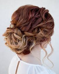 Chignons sind die perfekte frisur nicht nur für festliche anlässe und lassen sich in nur wenigen minuten und ohne festliche frisuren fur schulterlanges haar mittellange haare. Festliche Silvester Frisuren Zum Selbermachen Romantische Frisuren Frisur Hochgesteckt Hochsteckfrisuren Mittellang