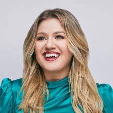 She is an actress & singer. Kelly Clarkson Youtube