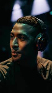 #DysonPartner Sound is all around me. 🎧 If I’m in transit,