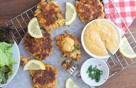 One of the best things to serve any fried food is with a good dipping sauce. Sauce Recipe For Crab Cakes