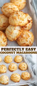 Coconut Macaroons Are Sweet And Chewy Made From Coconut Flakes Sweetened Condensed Mi In 2020 Coconut Macaroons Recipe Coconut Cookies Recipes Coconut Macaroons Easy