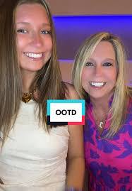 Robyn Huffman's Instagram, Twitter & Facebook