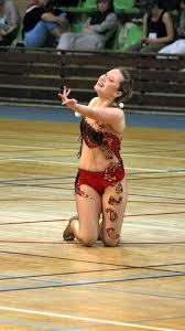 J'ai récemment participé au 45ème bâton d'or à nevers où j'ai fièrement représenté mon île à cette compétition nationale et ai décroché une sélection en solo 1 bâton pour le championnat du monde de twirling. Neuvillalais Marlene Lebreton 18 Ans Selectionnee Au Championnat Du Monde De Twirling Baton Le Mans Maville Com