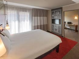 Profitez de nos chambres design et confortables, au pied du palais des congrès, du zénith, du conseil. Ibis Lille Centre Grand Palais Lille Nord France Compare Deals