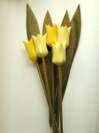 Wooden Tulips Ot Tiendanordica Na Etsy Tulip Decor Wooden Flowers Wood Flowers