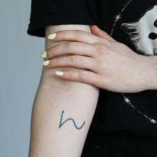 It turns out harry's iconic lightning bolt scar on his forehead isn't actually a lightning bolt. Best Harry Potter Tattoos Semi Permanent Higgypop