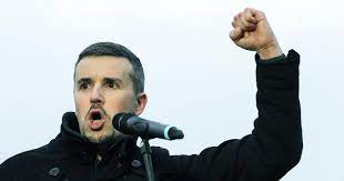Elképzelhető, hogy jakab péter bújt anonymus álcába és ismét ő próbál a fidesztől szavazatokat csalni? After The Camouflage Videos Peter Jakab Tries To Fight Against Vaccinations