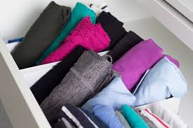 Kleiderschrank Ausmisten Tipps Fur Mehr Ordnung Im Schrank Kleiderschrank Ausmisten Kleiderschrank Ordnungssystem Kleiderschrank