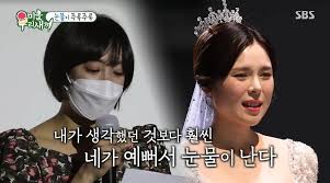 1965년 홍익대학교 공예과 2학년 재학당시, 정진우 감독에게 발탁되어, 영화 《란의 비가》를 통해 데뷔하였다. K Lv1iqoqe9lwm