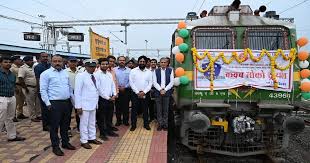 Maharashtra News: Central Railway Successfully Conducts First 'KAVACH' Loco  Trials In Solapur Division, Strengthening Train Safety