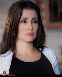 لم تتحمل الفنانة مروة محمد صدمة وفاة والديها قبل سنوات، وتحولت إلى مشردة تجوب الشوارع بملابس رثة، وتقيم تحت شجرة، وسط قسوة أولي القربى. Ø¨Ø§Ù„ÙÙŠØ¯ÙŠÙˆ Ù…Ø±ÙˆØ© Ù…Ø­Ù…Ø¯ Ø­Ø§Ø¦Ø±Ø© Ø¨ÙŠÙ† Ø­Ø¨Ù‡Ø§ Ø§Ù„Ø¬Ø¯ÙŠØ¯ ÙˆØ´Ù‚ÙŠÙ‚ØªÙ‡Ø§ Ø®Ø¨Ø± ÙÙŠ Ø§Ù„ÙÙ†