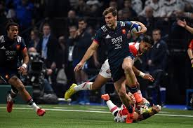 L'équipe de france de rugby à xv, aussi connue sous les noms de xv de france et des bleus, est l'équipe qui représente la france dans les compétitions majeures de rugby à xv. Le Telegramme Rugby Xv De France Altrad Sponsor Maillot Jusqu En 2023