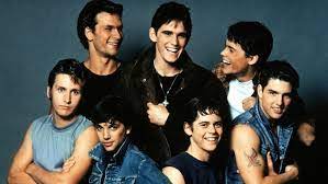 , what book begins and ends with the same sentenc. The Outsiders Ar Review Literature Quiz Quizizz