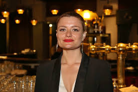 Přitom se ještě nedávno šuškalo, že jsou jejímu srdci bližší spíše ženy než muži. Erika Starkova Alias Bracha Pavel Z Mostu Vzhled Jeji Sestry Vam Vyrazi Dech Sip