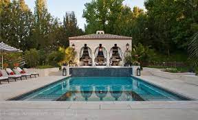 Peek Inside Kris Jenner S Crazy California Mansion Jenner House Kris Jenner House Celebrity Houses