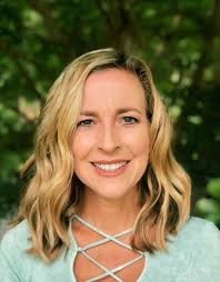 Dana Egan's Instagram, Twitter & Facebook