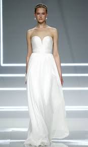 ¡elige el vestido perfecto para tu boda! Tendencias 2017 El Triunfo Del Minimalismo Foto 1