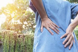 Batu karang di buah pinggang biasanya tidak menyebabkan kesakitan dan batu ini boleh menjadi penghalang dengan tersekat pada pangkal pundi kencing, di bahagian pundi dalam kes yang jarang berlaku, terdapat gangguan berterusan oleh batu karang pada permukaan dalam. Tanda Dan Gejala Batu Ginjal Yang Perlu Diperhatikan