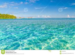 Отдых с детьми, отдых на пляже, цены и многое другое. Paisagem Tropical Da Praia Na Ilha De Maldivas Areia Branca Mar Azul E Ondas Azuis Do Ceu E As Macias Foto De Stock Imagem De Hotel Bahamas 106958492