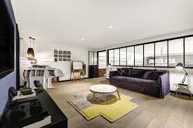 Consultez les annonces immobilières de lofts de prestige avec piscine en vente et trouvez le bien immobilier de vos rêves ! Loft Avec Piscine Et Jacuzzi Interieur Location Tournage Cinema Avec Cast Things