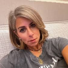 Suzanne Kellogg's Instagram, Twitter & Facebook