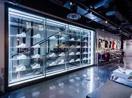 Go Inside Jordan Brand S New Los Angeles Flagship Store Freshness Mag Store Design Interior Los Angeles Shopping Nike Retail
