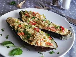 Seguramente si te pidieran escribir cómo hacer una berenjena lo primero que te vendría la. Berenjenas Rellenas De Cuscus Y Verduras Caceroladas