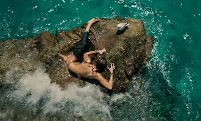 The Shallows review – deep breath: Blake Lively shark-fighting thriller is  superb | Thrillers | The Guardian