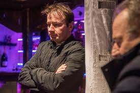 Les chants populaires en langue bretonne que les folkloristes du xixe siècle ont rangé dans la catégorie des gwerzioù ont pour caractéristique de raconter une histoire en général tragique, vraie ou supposée telle. Derniere Danse Pour Les Discotheques Plongee Dans Le Blues Des Dancefloors Paris 75000