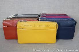Nos meilleurs modèles de pochettes cuir femme sont ici.nombreuses sont les circonstances où les femmes ont besoin ou envie d'un sac pochette à bandoulière, l'indispensable petit sac à main facile à vivre et pas trop encombrant: Pochette Portee Travers 11 Coloris Katana 69600 Lorensac