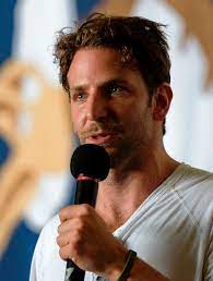 Give bradley cooper's gravelly voice an oscar for a star is born. Bradley Cooper Biografie Who S Who