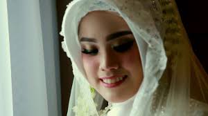 Di jalan merdeka terdapat studio foto seruni. Media Photography Jasa Fotografi Jasa Photography Foto Prewedding Foto Wedding