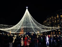 @musiqueda' nu cumva venea pe 24 decembrie?eu aşa ştiu cand vine mos craciun? Targul De Craciun De La Timisoara Sta Sa Inceapa Cand Vine Mosul Si Ce Program Vom Avea In Fiecare Seara